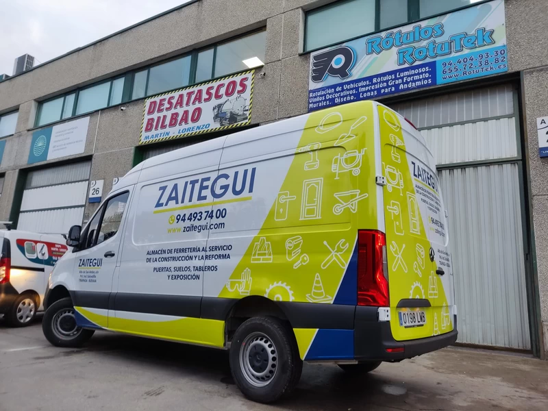 Furgoneta rotulada semi integral en bizkaia